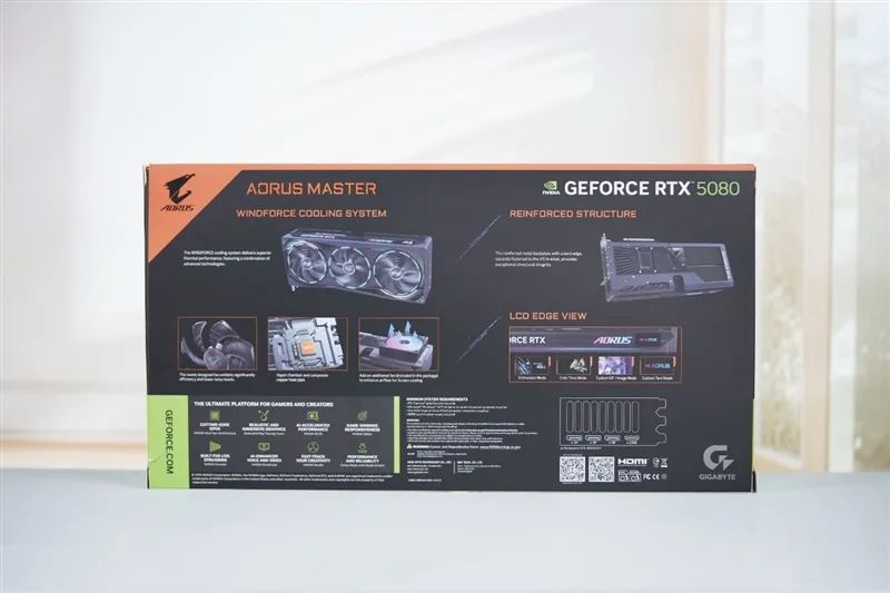 技嘉RTX 5080超级雕显卡评测：外挂风扇强化散热 四风扇烤机仅60度