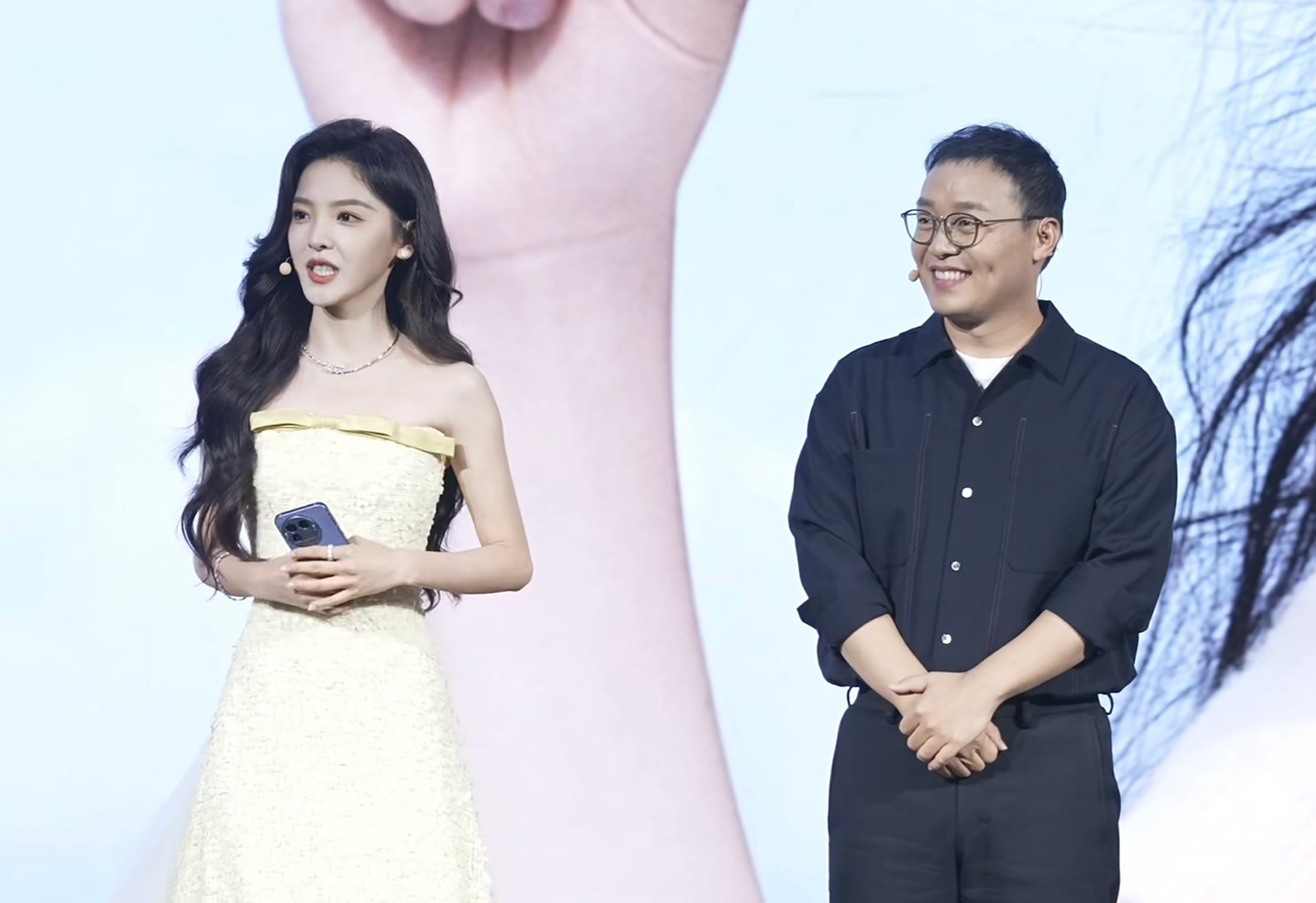 章若楠同款理光味街拍手机！真我GT8 Pro发布：变化大，又涨价