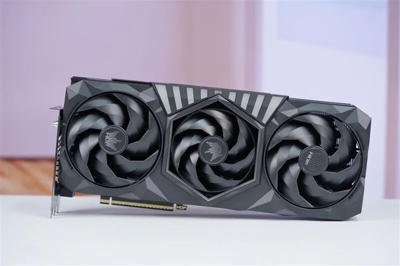 最强非公降临！影驰RTX 5070 Ti HOF OC LAB黑魂X显卡评测：供电、散热都是顶级