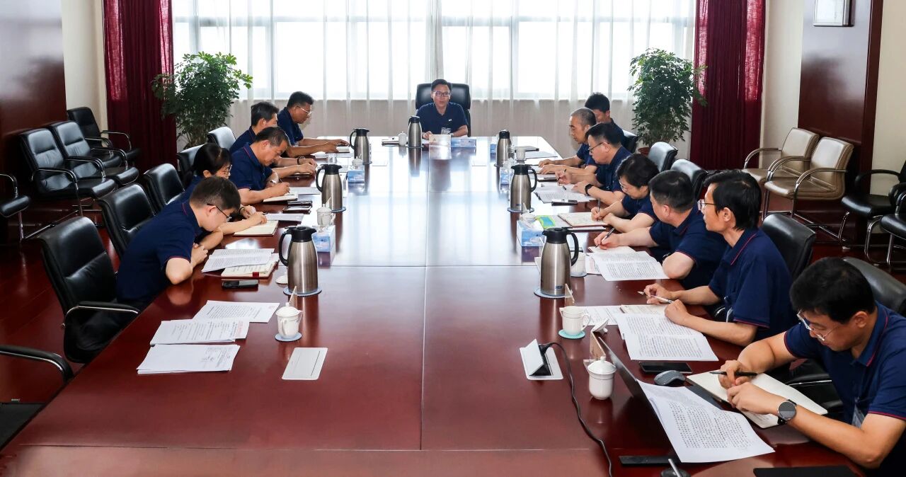 济南二机床集团党委理论学习中心组开展专题学习