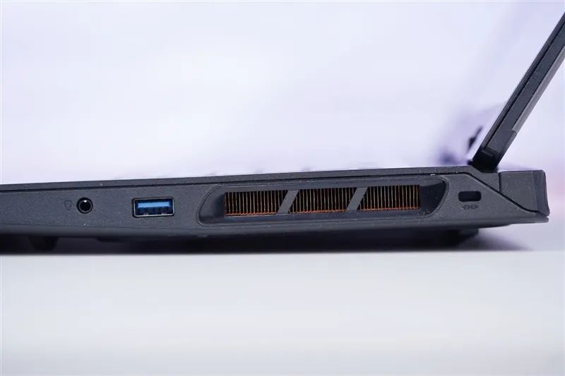 微星神影16锐龙版评测：锐龙7945 HX配合RTX 5070游戏生产力兼顾 体验同价无敌
