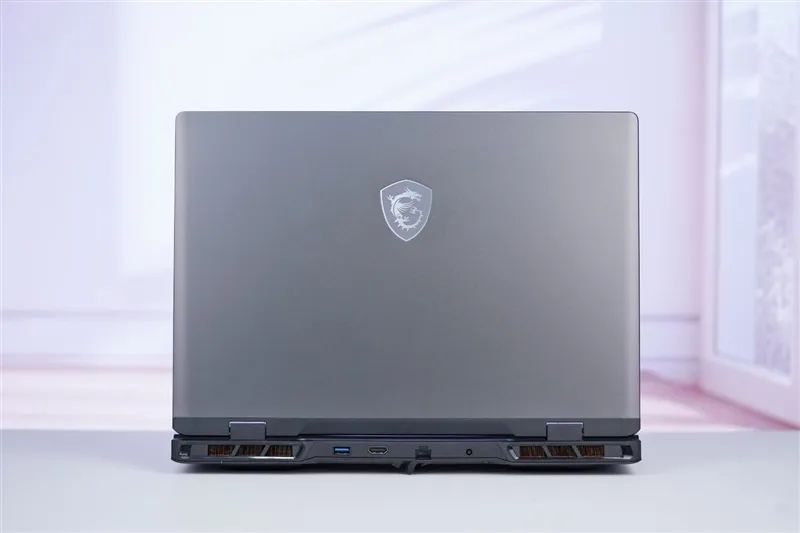 微星神影16锐龙版评测：锐龙7945 HX配合RTX 5070游戏生产力兼顾 体验同价无敌