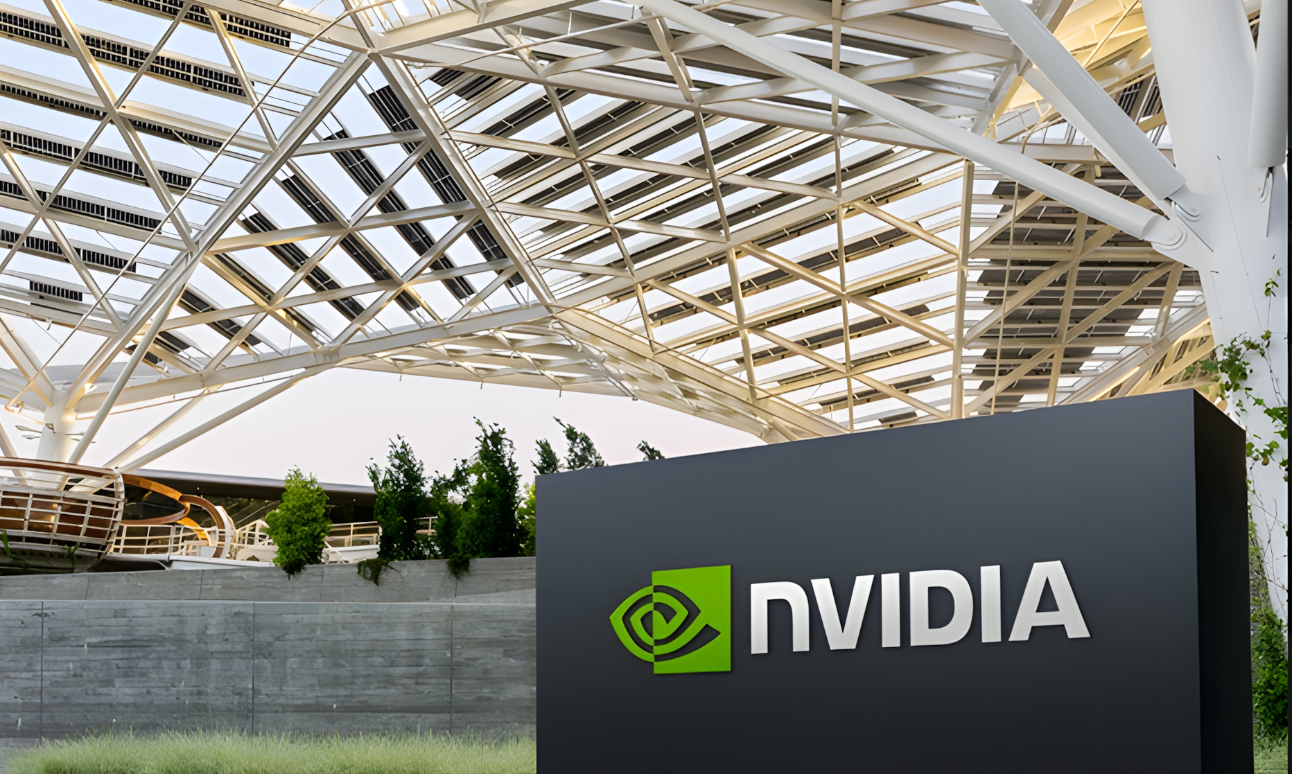 英伟达铁王坐不稳？ASIC成“心腹大患”，三大软肋暴露无遗