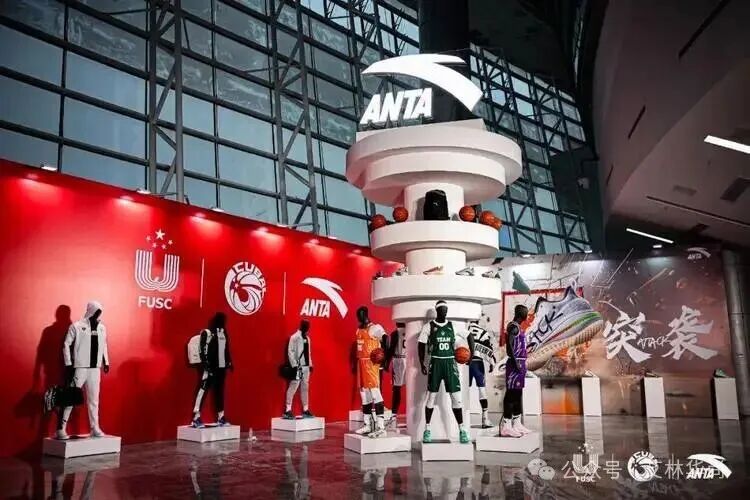 不下沉了,安踏要猛赚「富人」的钱