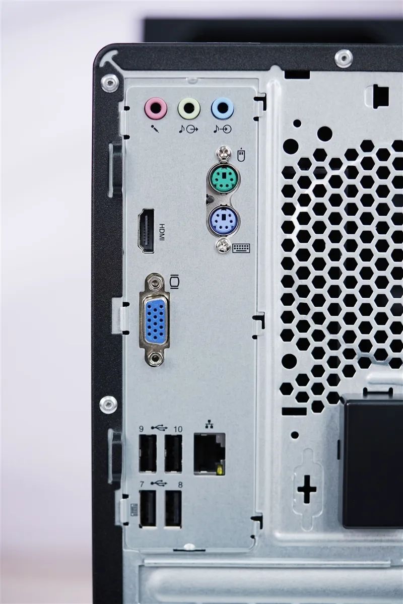 锐龙7 8700G商用机大战酷睿i7-14700：65W功耗下几乎全程碾压