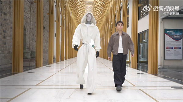 宇树科技发布H2仿生人形机器人