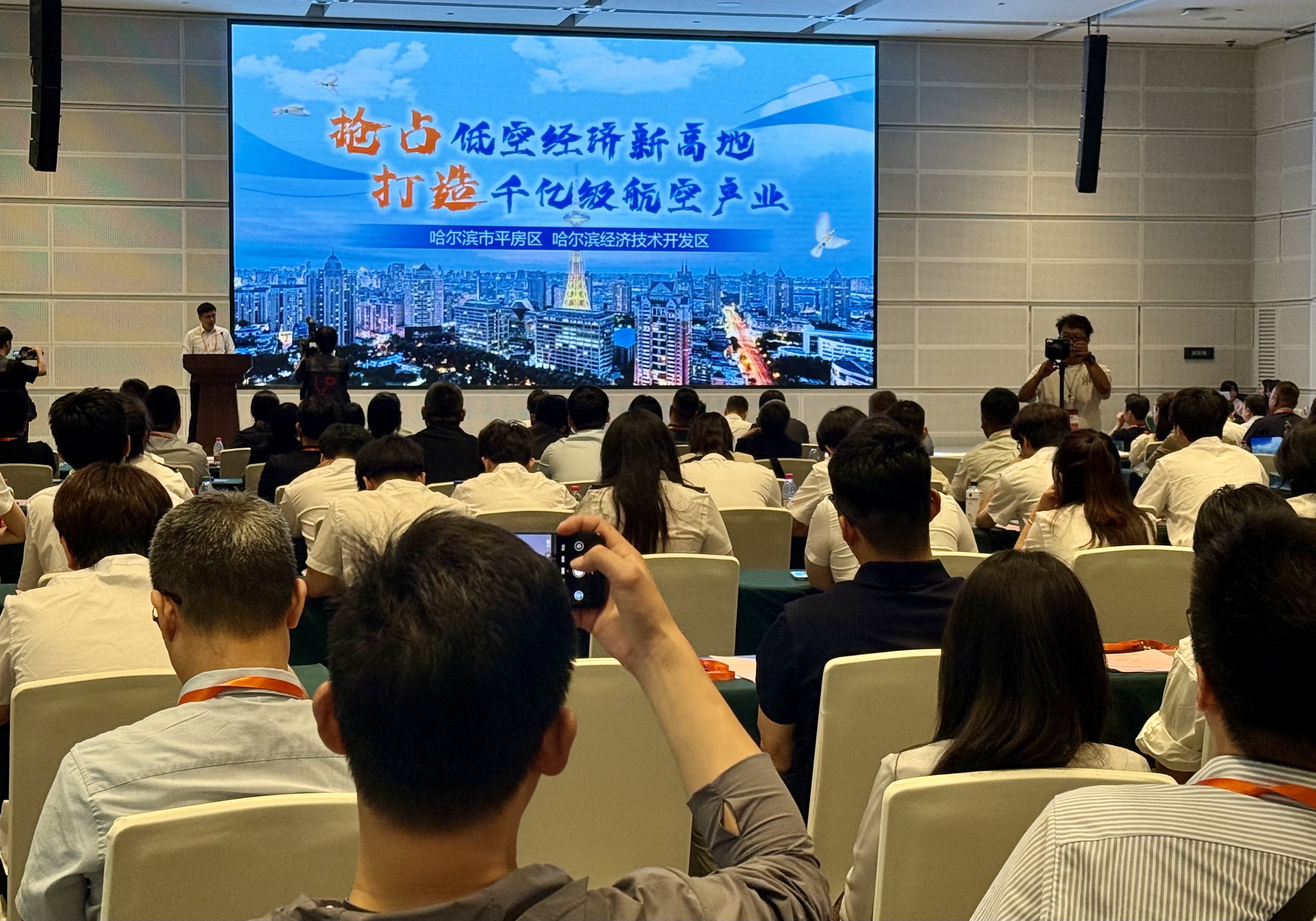 余定志1.jpg