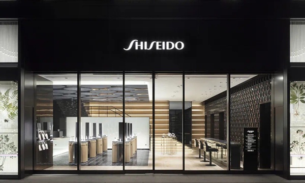 快讯 | 日本旅游消费类股重挫，资生堂大跌11%，优衣库大跌7%