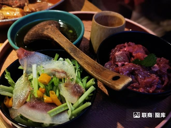 餐饮