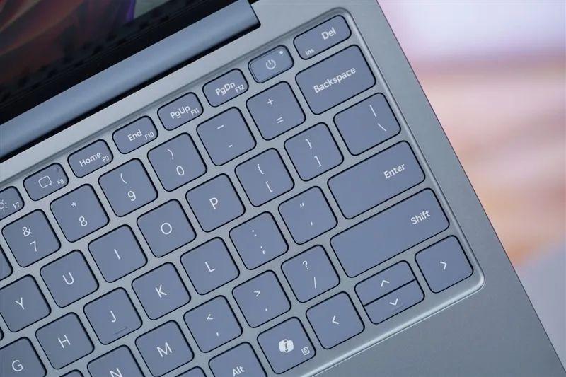 微软Surface Laptop，13英寸笔记本评测：骁龙X Plus性能可用 续航静音极为优秀