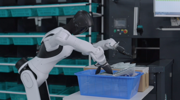 频获亿级订单的智元，要将具身机器人带向何方？