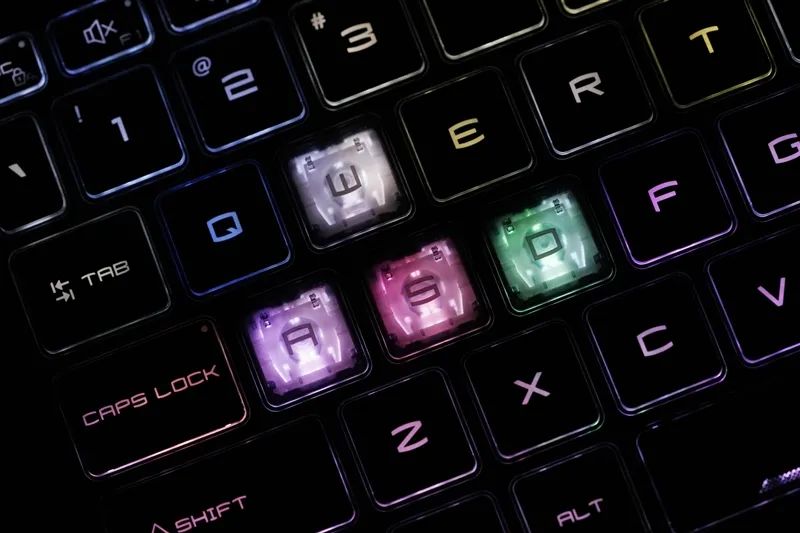 微星神影16锐龙版评测：锐龙7945 HX配合RTX 5070游戏生产力兼顾 体验同价无敌