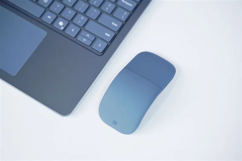 微软Surface Laptop，13英寸笔记本评测：骁龙X Plus性能可用 续航静音极为优秀
