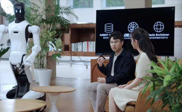 频获亿级订单的智元，要将具身机器人带向何方？