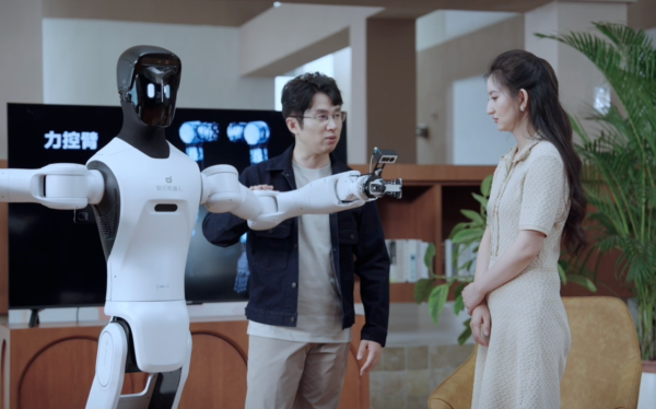 频获亿级订单的智元，要将具身机器人带向何方？