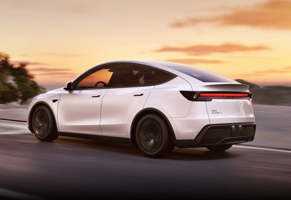 特斯拉焕新 Model Y