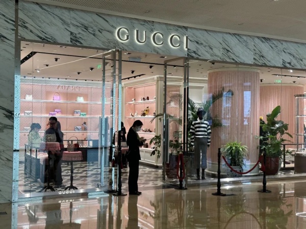 Gucci中国连关六店的警醒