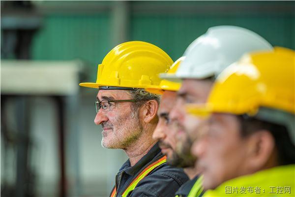 ABB的AI驱动型解决方案旨在保护流程工业中的技术知识传承。AdobeStock图片.jpeg