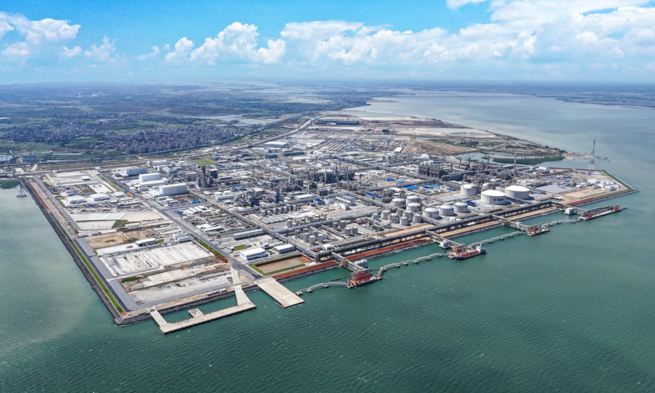 巴斯夫湛江基地.jpg