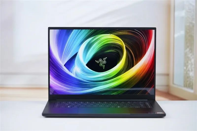 超轻薄RTX 5090游戏本体验《毁灭战士：黑暗时代》：DLSS 4轻松驾驭4K