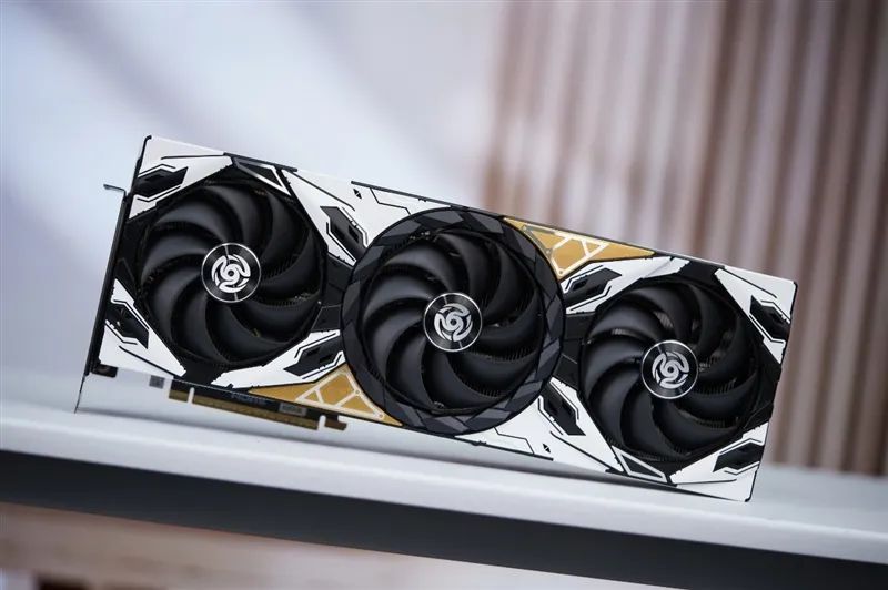 索泰RTX 5070 Ti天启显卡评测：启世之环再进化 豪华八热管旗舰级体验