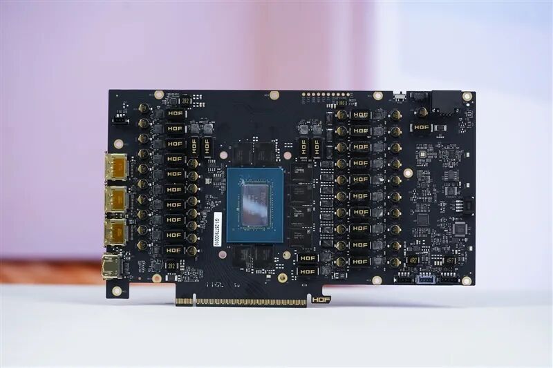 最强非公降临！影驰RTX 5070 Ti HOF OC LAB黑魂X显卡评测：供电、散热都是顶级