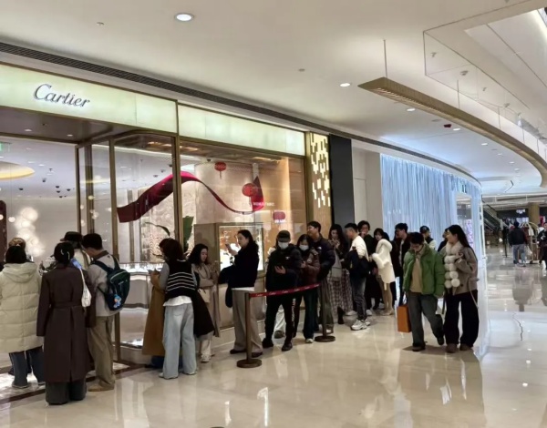 深度 | 奢侈品又开始排队，但消费者不再疯狂