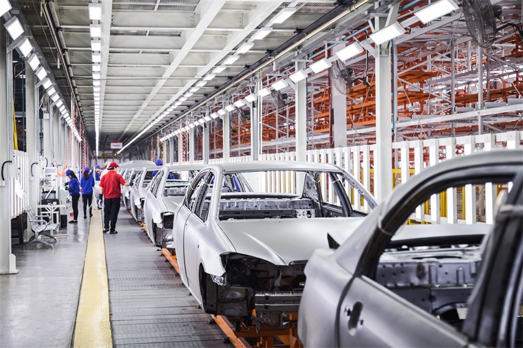 美国车企拆完小米SU7承认做得不错，却点破中国电动车不可复制：零资本成本+低人力 【附新能源汽车产业链分析】