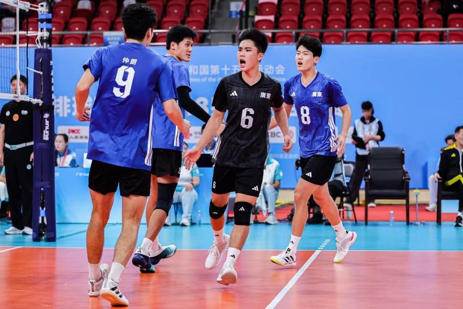 阿迪达斯正式推出队服定制业务（TEAMWEAR），为运动群体提供专业与个性化装备解决方案 