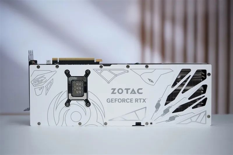 索泰RTX 5070 Ti天启显卡评测：启世之环再进化 豪华八热管旗舰级体验