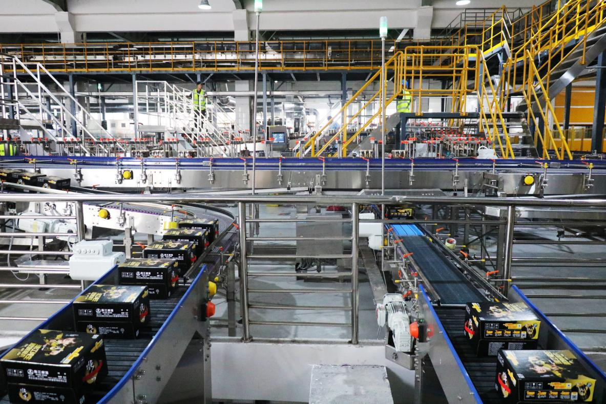 时速7.2万罐的易拉罐生产线