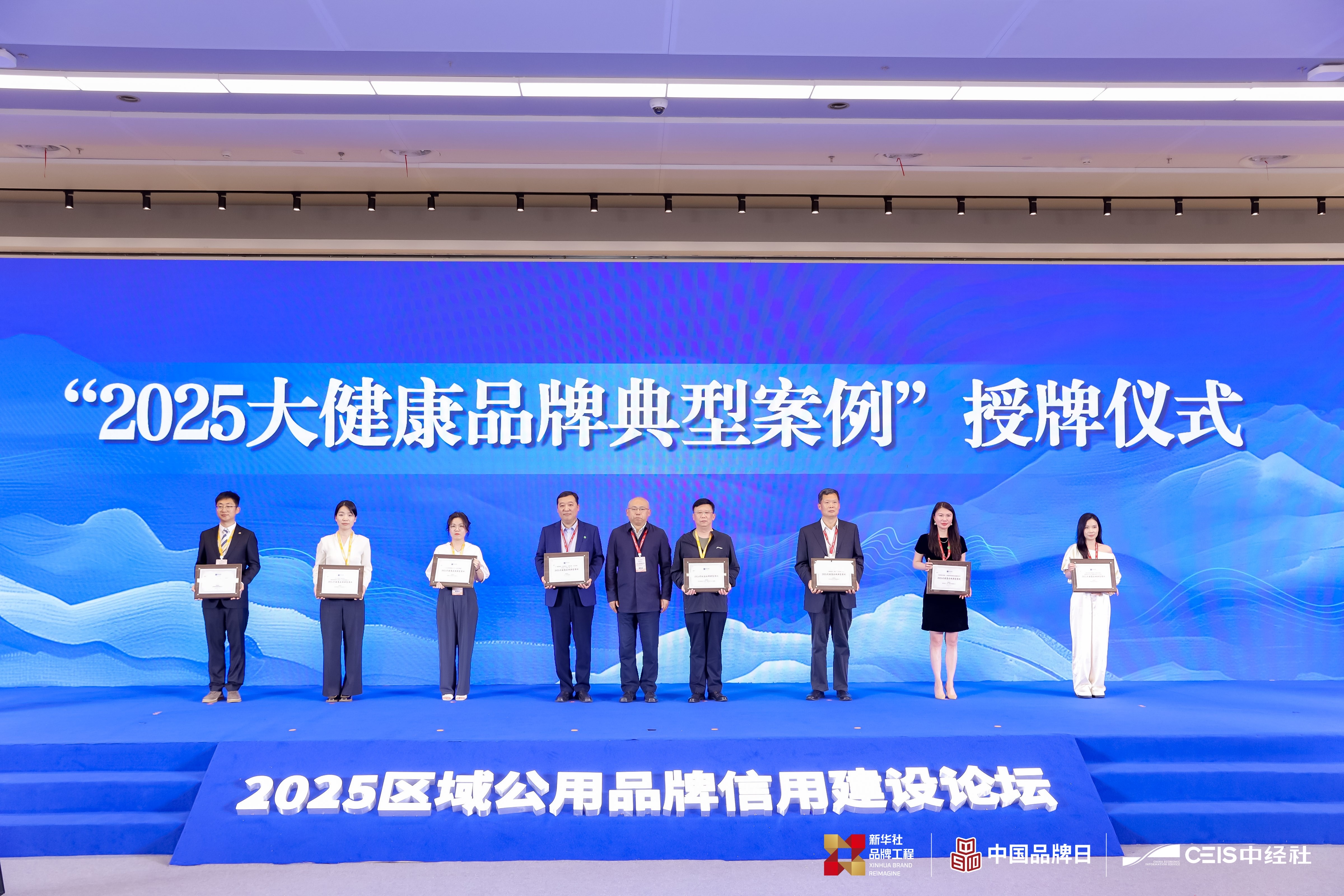 a05cc102c55c47d0afcc45373abe8df8.jpg