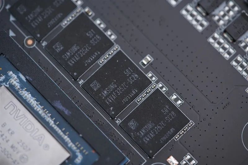 索泰RTX 5070 Ti天启显卡评测：启世之环再进化 豪华八热管旗舰级体验