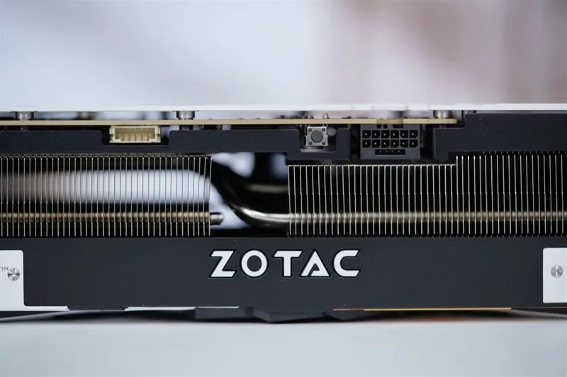索泰RTX 5070 Ti天启显卡评测：启世之环再进化 豪华八热管旗舰级体验