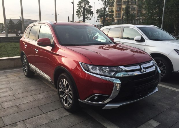 三菱欧蓝德SUV