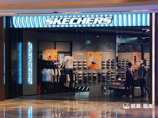 SKECHERS斯凯奇