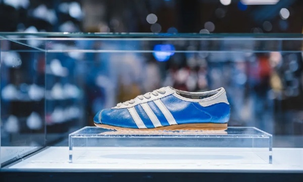 阿迪达斯创下史上最强季度业绩