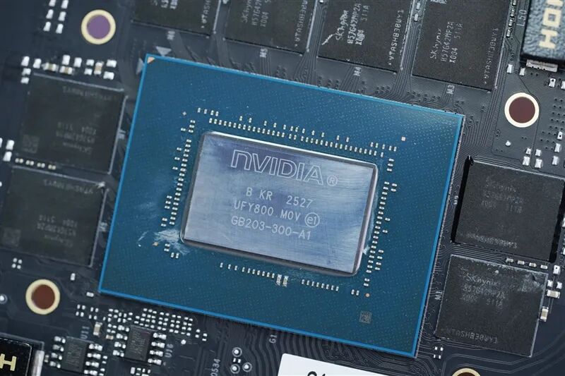 最强非公降临！影驰RTX 5070 Ti HOF OC LAB黑魂X显卡评测：供电、散热都是顶级