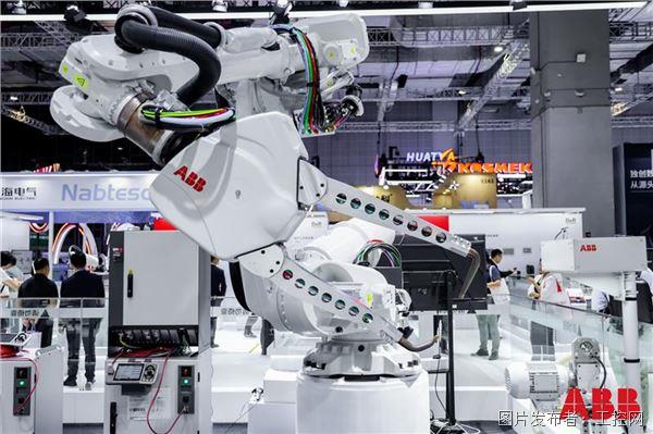 IRB 6750S高性能大型工业机器人系列.JPG