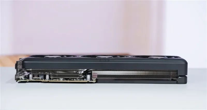 铭瑄RTX 5060 Ti iCraft OC 8GB显卡评测：主流玩家的电竞之心 8GB显存性价比高 2K游戏轻松流畅
