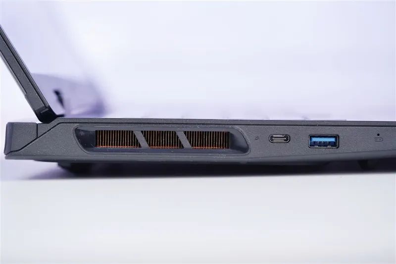 微星神影16锐龙版评测：锐龙7945 HX配合RTX 5070游戏生产力兼顾 体验同价无敌