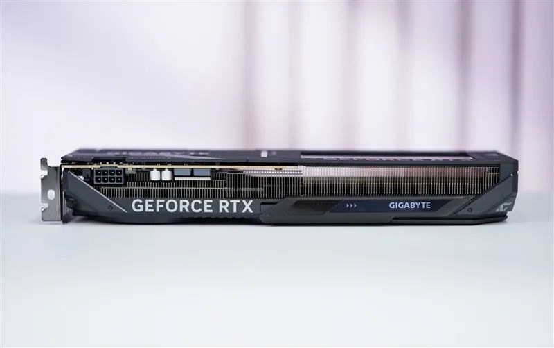 技嘉RTX 5050 GAMING OC显卡评测：升级DLSS 4技术的新版“RTX 4060” 老显卡升级多一个选择