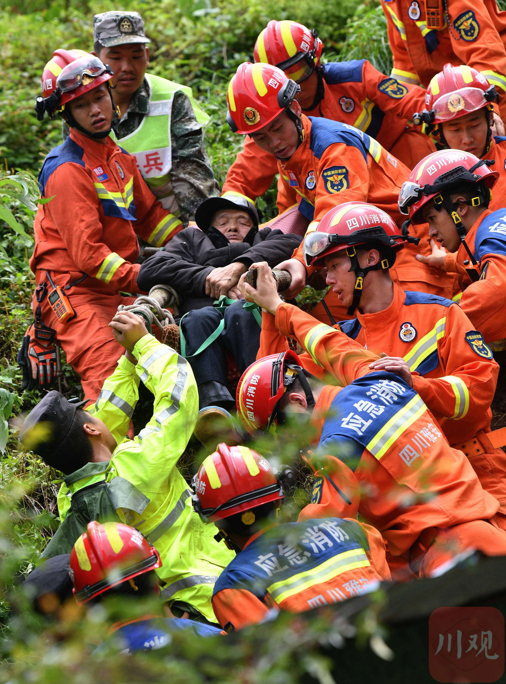 c视频|直击雅安汉源山洪灾害抢险救援