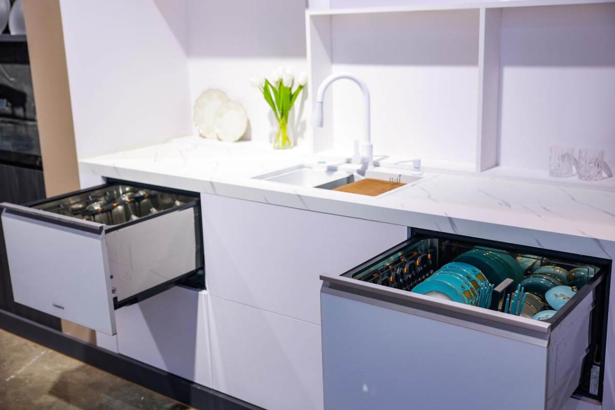 不同餐具分批洗?卡萨帝抽屉式洗碗机:分区同时精洗